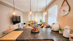 The Lazy Expat - Paarl - Self Catering Apartment - Image 4
