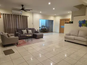 Bliss Homestay Miri - 3 Bedroom Double Storey Corner House with Netflix, Wi-Fi & hot water - Image 3