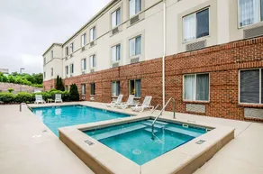 Sleep Inn & Suites Danville Hwy 58 - Image 5
