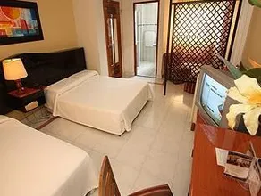 Hotel Genova Centro - Image 4