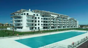 Appartement convivial et familial avec internet haut débit, piscine et terrasse | Vue jardin | Proche de la plage | Parfait pour le travail à distance - Image 4