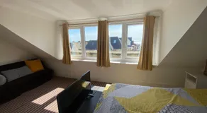 Pet Friendly Top Floor Apt w Sea View Sleeps 5 - Image 2