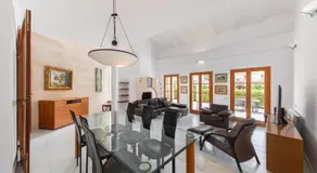 Casa Felix liegt in einem wohngebiet, mit privatem pool und garten. - Image 4