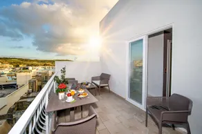 South Wind Guesthouse - Image 2