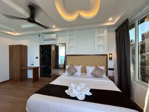 S Cliff Black Beach Resort - Image 4