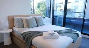 Executive Stay Quiet 2BR 2BA Study Tram at Door Secure Parking - Image 2