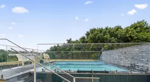 Central Studio with Pool, Gym Access 2mins Walk Beach - Image 4