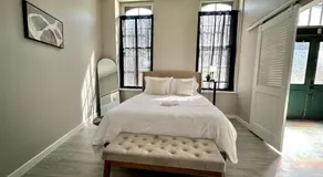 2 bdrm Modern & Hip Apt with Private Patio - Image 2