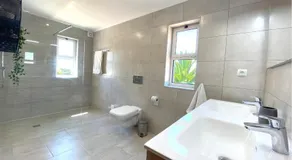 Spacious Villa in Carvoeiro with Private Pool - Image 3