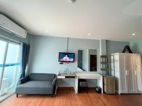 A Hotel Cozy - Image 3