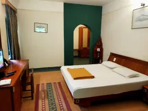 Green Gates Hotel - Image 5