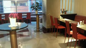 Arrow Hotel in ShinsaiBashi 朝食無料サービス中 - Image 4