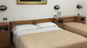 Hotel Dora - Image 2