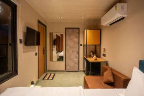 Container stay | Private Jacuzzi | Lake view - Image 2