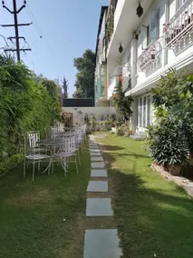 J Startup House, Jaipur - Hostel, Co-working & Rooftop Cafe - Image 4