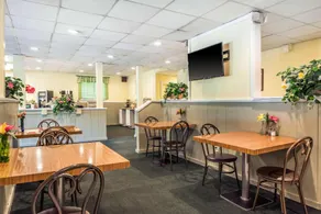 Quality Inn - Image 5