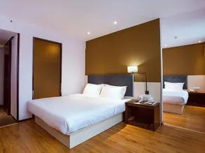 JTOUR Inn Guilin Two Rivers and Four Lakes Walmart - Image 5