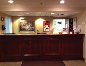 Country Hearth Inn & Suites Willard - Image 3