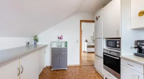 Quiet Relaxing 4 Room Apartment - Image 3