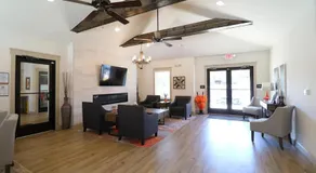 Landing Chic 1BD Gym Clubhouse - Image 4
