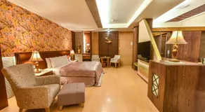 Purple Garden Motel - Image 3