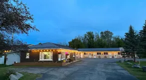 Carriage Inn Motel - Image 2