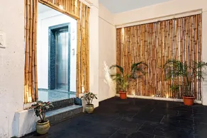 Townhouse Sky View Inn - Image 2