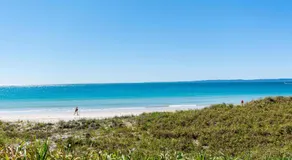 Tæt på Surf Beach, Surf Club, Hotel og butikker - Boyd St, Woorim - Image 2
