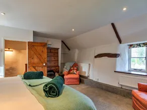 Holiday cottage with private garden, No Deposit - Image 2