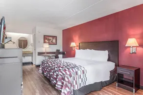 Red Roof Inn Columbia, MO - Image 4
