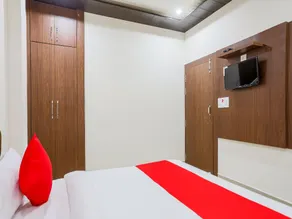 70438 Hotel R V Palace - Image 2