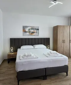 Martinas Lake Front Apartment - Image 2