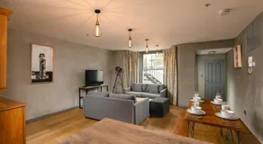 PenthouseStays nr Notting Hill - Luxury 2 Bedroom King Bed Apartment - near Portobello Road - Image 2