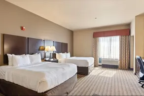 Portland Inn & Suites - Image 2