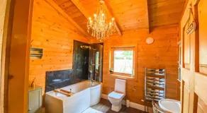 Sleeps6- Hot Tub- Pet Friendly- Log Burner - Image 3