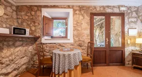Lodge avec terrasse, piscine et barbecue | Vue jardin - Image 4