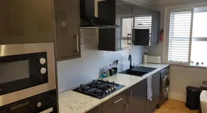 Parkview Apartment - Image 3