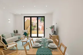 3 Bed House near Purley, by ARP Homes, Free Parking, Ideal for Long Stays & Insurance Bookings - Image 5