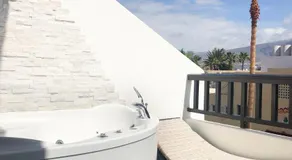 LUX&2Jacuzzi. NEW! Golden Mile Las Americas, Parque Santiago 2. Pool heated Sea water 2 BDR - Image 3