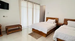 Grand Seven Guest & Restaurant - Image 2
