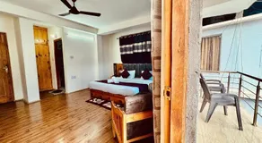 RV's Urban Nest - The City center Hotel - Image 3