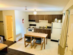 Green Acres Motel - Image 2