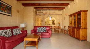 400 year old converted farmhouse with private pool - Image 2