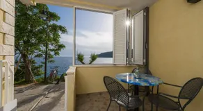 Superb Beachfront Luxury Seaview with Private Beach - Image 5