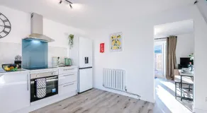 4 Eversley Park - Image 3