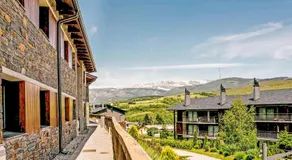 Apartamento Ferreries, piscina climatizada, jardín - Image 3