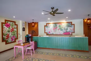 ROYAL PINEAPPLE HOTEL l a welcome to wealth and good fortune - Image 5