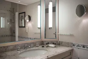 MIA Hotel Marseille - Image 3