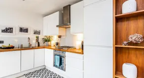 Stylish 2-Bed Flat w Private Garden in Crouch End - Pass the Keys - Image 4