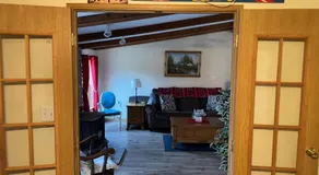 15 miles to Windham Mountain ! King Bed, Game Room, OutDoor Patio - Image 4